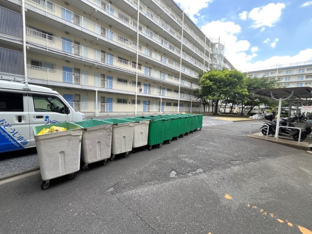 地下鉄東西線『東野』駅まで徒歩３分♪令和６年７月リフォーム完了！ペット飼育可能(規約有)☆山科ハイツのその他共用部分|ゴミ置き場