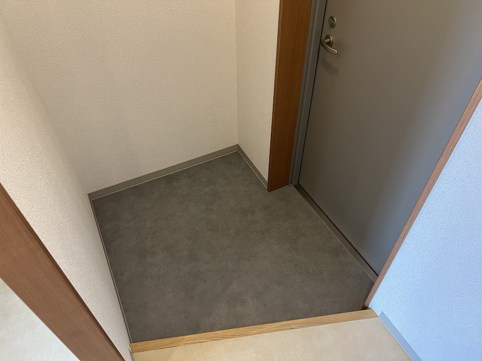 Previous Field 烏丸紫明の玄関