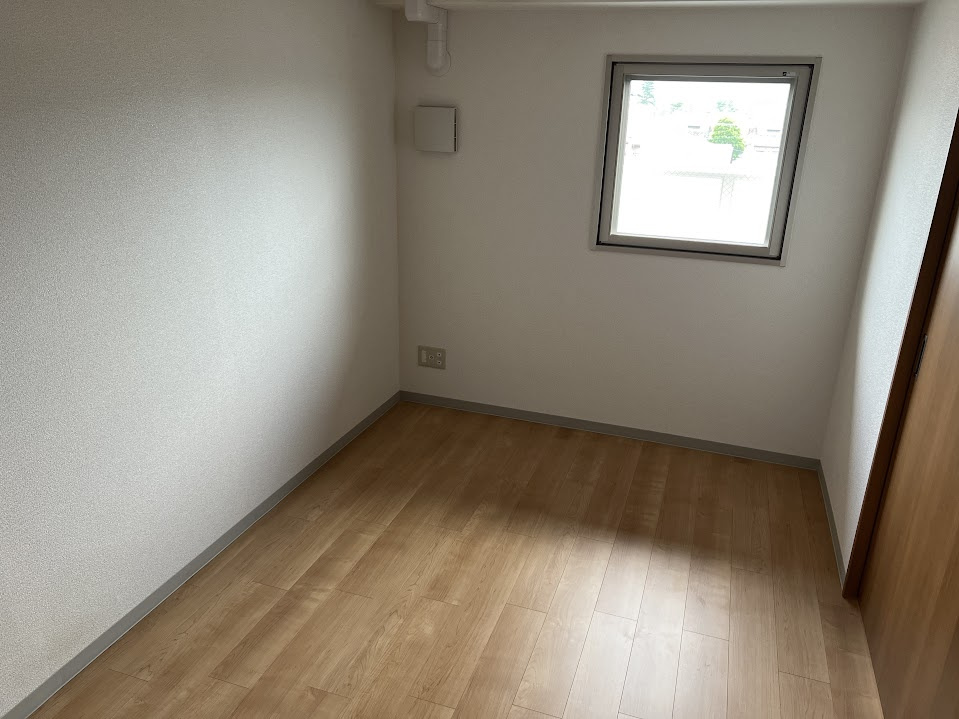 Previous Field 烏丸紫明の洋室