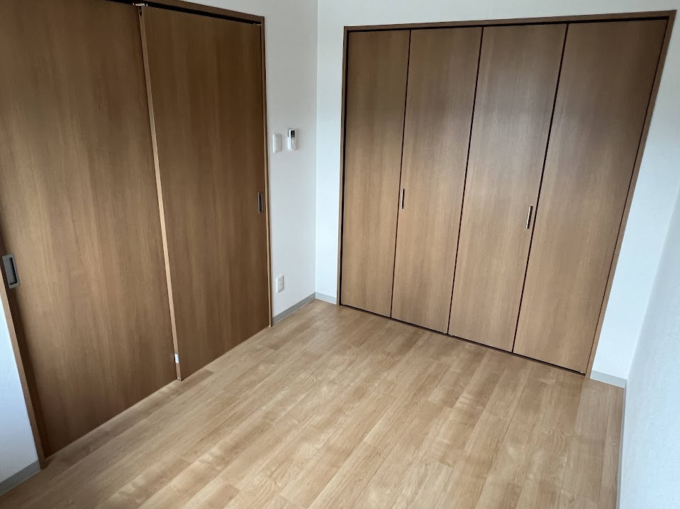 Previous Field 烏丸紫明の洋室