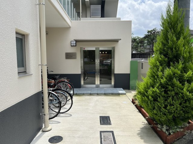 Previous Field 烏丸紫明のエントランス