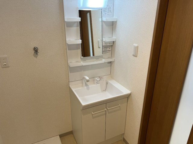 Previous Field 烏丸紫明の洗面所