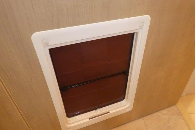 エスペランサ　エイトの設備|ペット用くぐり戸