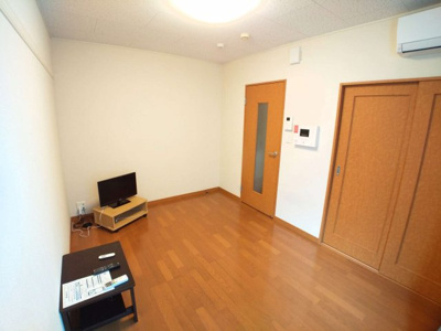 【寝室】 | レオパレスカサブランカⅡ | 使いやすく機能的なお部屋