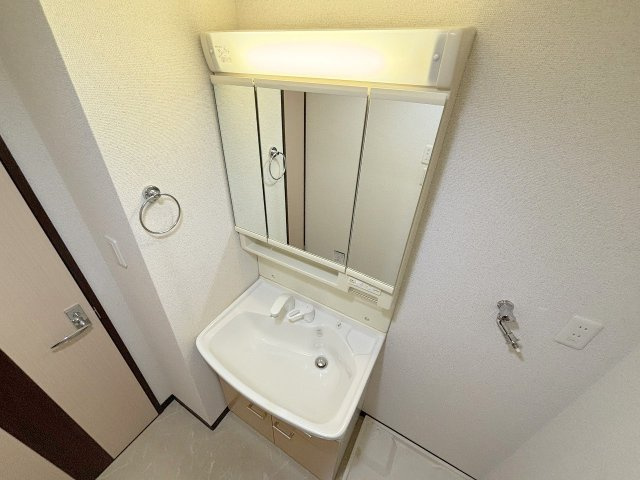 アーバンフラッツ西中島の独立洗面台