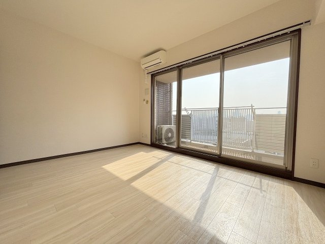 アーバンフラッツ西中島の居間・リビング