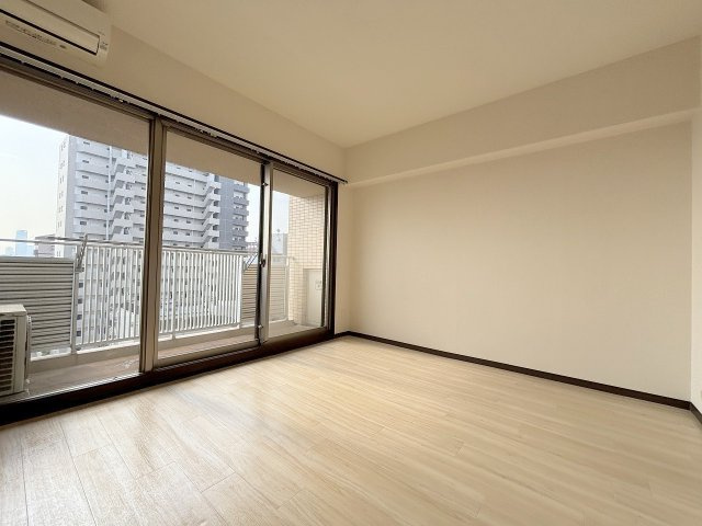 アーバンフラッツ西中島の居間・リビング