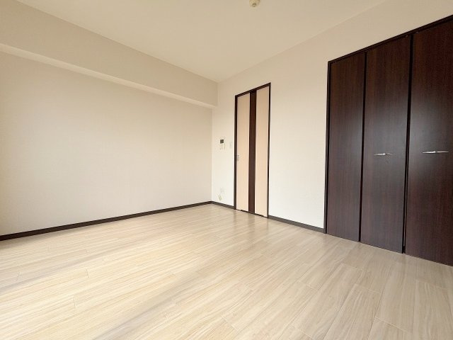 アーバンフラッツ西中島の洋室