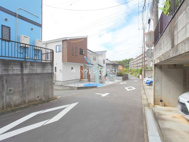 仲介手数料無料　いろどりアイタウン所沢市山口・未入居戸建ての前面道路含む現地写真