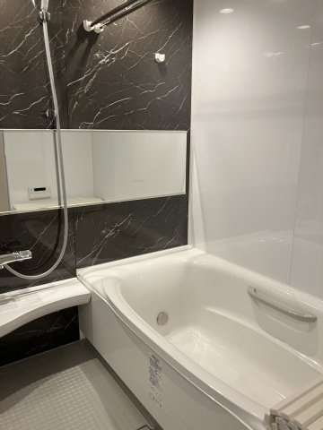 【浴室】 | Felicia | 清潔感のあるバスルーム♪追い焚き機能付き！