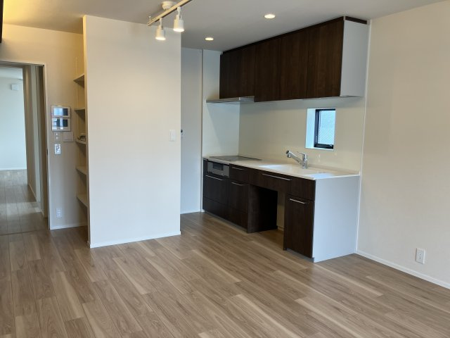 【居間・リビング】 | Felicia | 開放的なLDK♪キッチンからはお部屋が一望できます♪