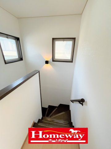 【その他】 | 仲介手数料無料！西宇部小学校に通えるリフォーム済み中古住宅　宇部市際波　光ヶ丘 | 階段には手すりも付いて安心ですね