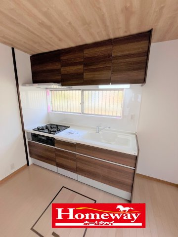 【キッチン】 | 仲介手数料無料！西宇部小学校に通えるリフォーム済み中古住宅　宇部市際波　光ヶ丘 | 使い勝手の良いシステムキッチンで楽しくクッキング♪