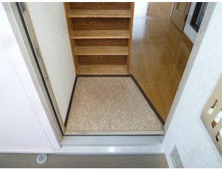 ホーリン原の玄関