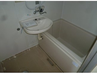 ホーリン原の浴室