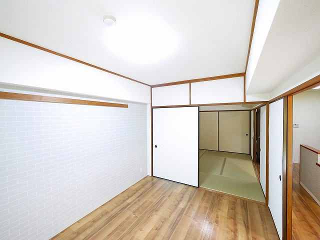 プレジール学園前の洋室