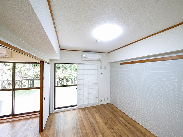 プレジール学園前の洋室