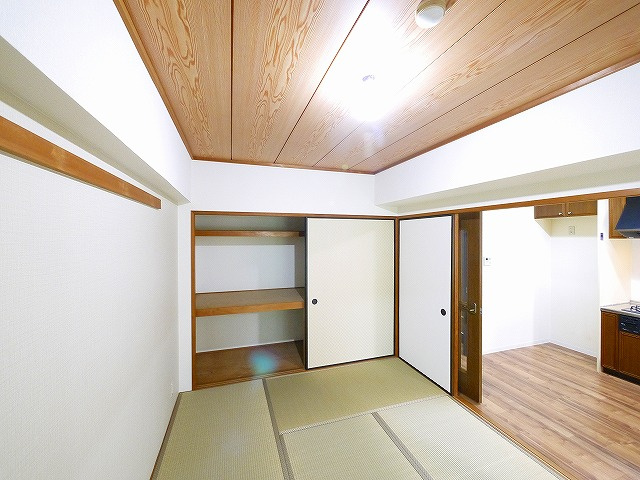 プレジール学園前の和室