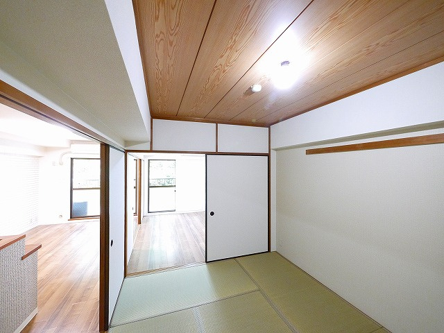 プレジール学園前の和室