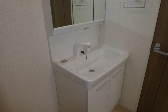 ニューファインシティの独立洗面台|シャンプードレッサー