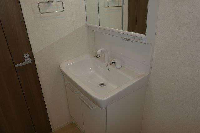 ニューファインシティの独立洗面台|シャンプードレッサー