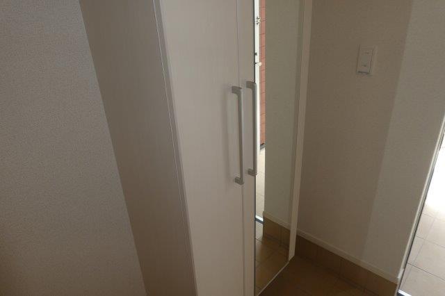 ニューファインシティの内装|シューズボックス