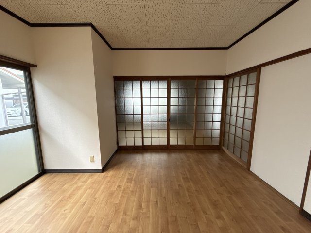 西河野貸家東の居間・リビング