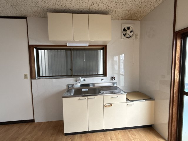 西河野貸家東のキッチン