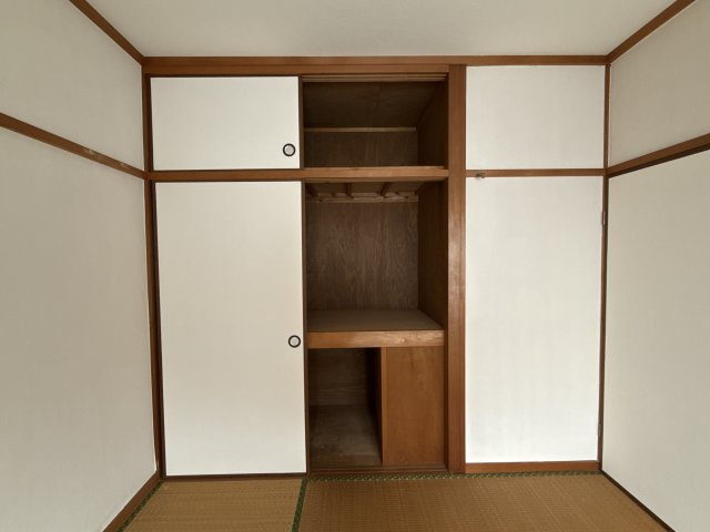 西河野貸家東の収納