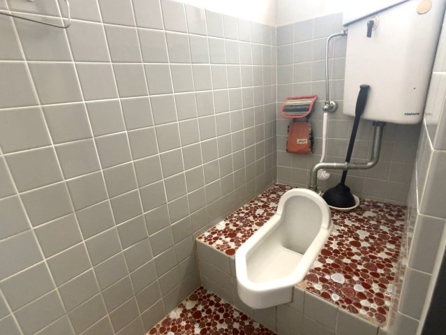 ６３７１６　岐阜市問屋町１丁目店舗のトイレ