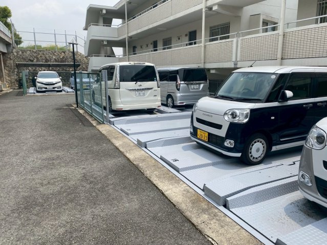 グリーンエクセル甲南の駐車場