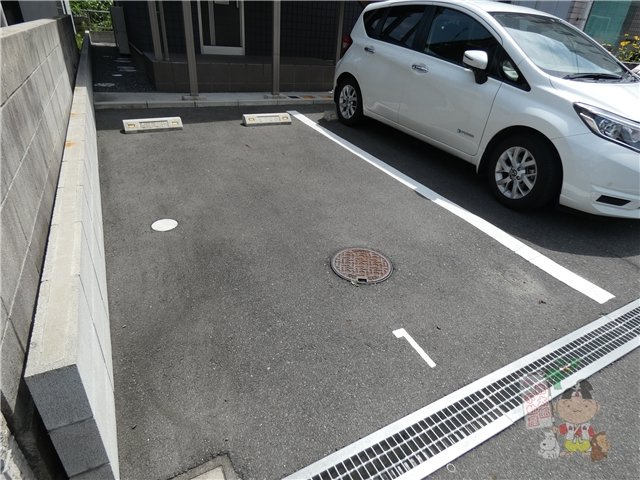 プラムツリーの駐車場