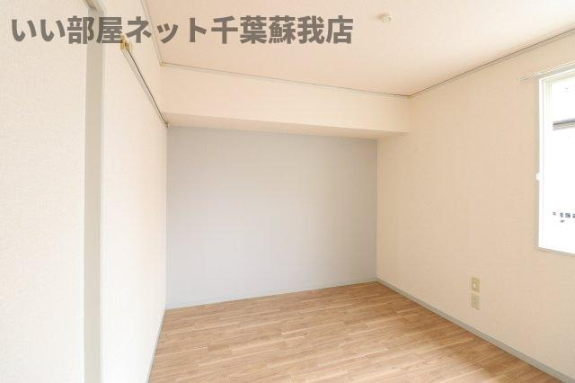 サンモールおゆみ野Ａの洋室|落ち着いた色調の洋室です