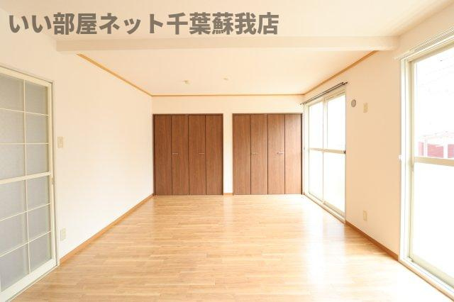 サンモールおゆみ野Ａの居間・リビング|使いやすい居間です