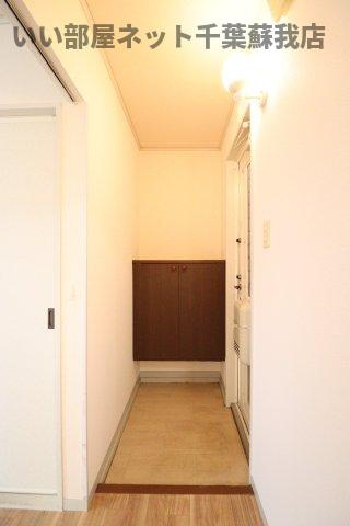 サンモールおゆみ野Ａの玄関|明るい玄関です