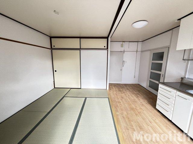 堺市南区茶山台２丁の賃貸マンションの居間・リビング