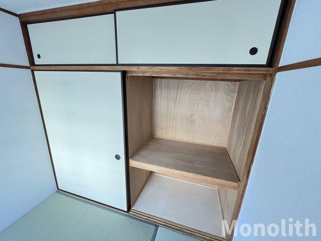 堺市南区茶山台２丁の賃貸マンションの収納