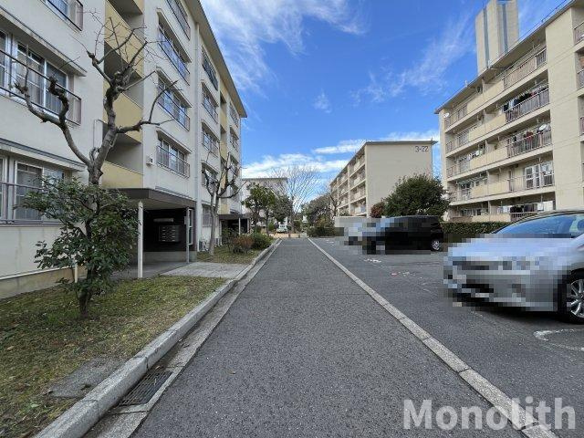 堺市南区茶山台２丁の賃貸マンションの駐車場