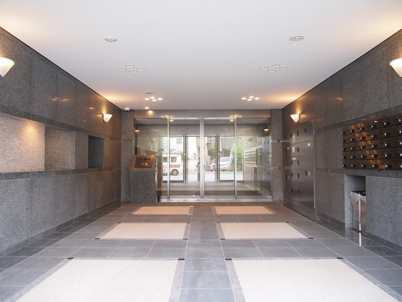 ルーブル西蒲田参番館のエントランス