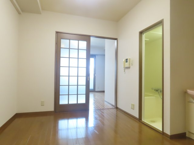 アニマート姫島の居間・リビング