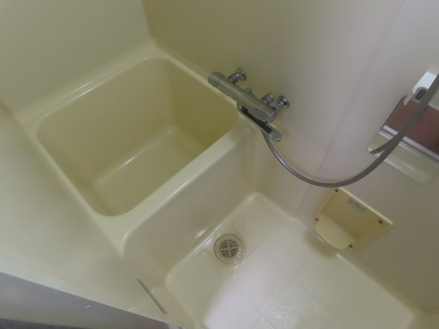 アニマート姫島の浴室