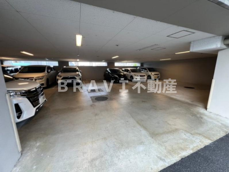 エスリード南茨木　BRAVI不動産の駐車場|【エスリード南茨木】