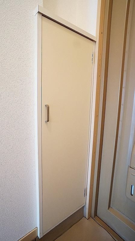 岩元ビルの玄関