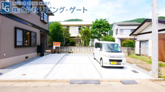 【駐車場】 | 駐車並列3台可能。