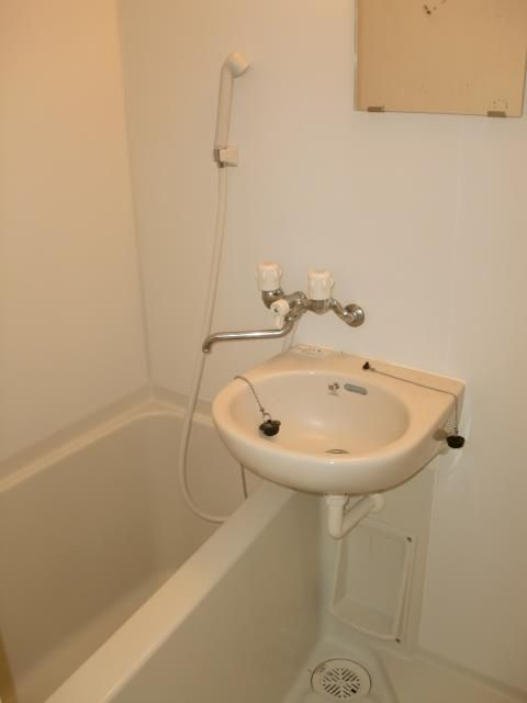 第2田中ビルの浴室