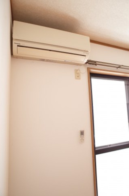 【設備】 | グローバルヴィラ弐番館 | エアコンで夏も、冬も安心。