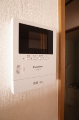 【セキュリティ】 | グローバルヴィラ弐番館 | TVモニターフォンで来客のチェック。