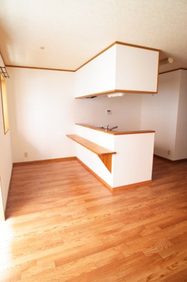 【居間・リビング】 | グローバルヴィラ弐番館 | 木目調が美しい！！