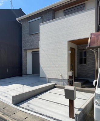 【外観】 | 山田猫塚町　築後未入居 | 玄関が横向きで見えないため、プライバシーを守る事ができます♪