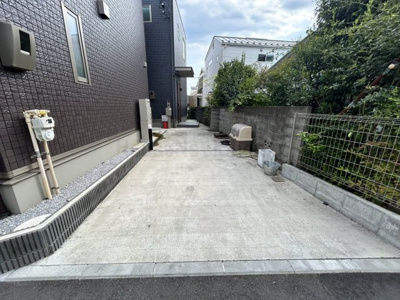 【駐車場】 | イリザスィヨン本鵠沼A棟